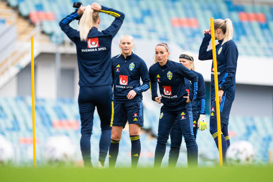 Stina Blackstenius and Kosovare Asllani