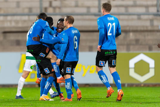 Halmstads Sadat Karim jublar med lagkamrater