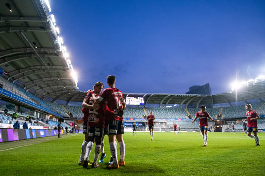 Örgrytes Babacarr Jobe jublar med Daniel Paulsson