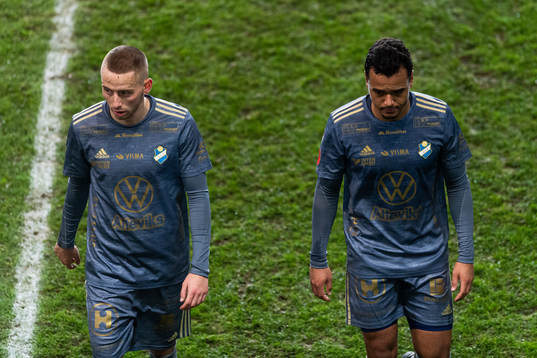 Östers Petar Petrovic och Marc Rochester Sörensen deppar