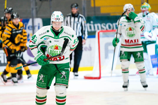 Rögles Olli Palola depparunder ishockeymatchen i SHL