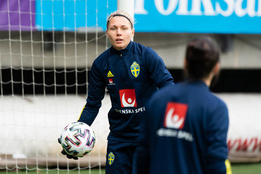 Goalkeeper Jennifer Falk