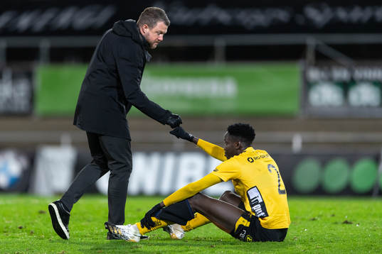 Elfsborgs manager Jimmy Thelin och Joseph Okumu
