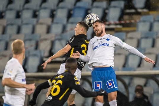 s Erik Ring och IFK Norrköpings Linus Wahlqvist