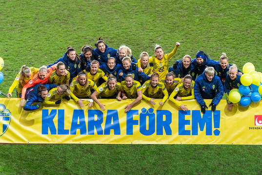 Players of Sweden celebrate