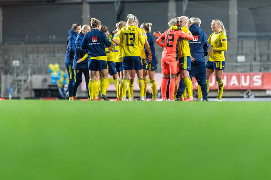 Players of Sweden celebrate