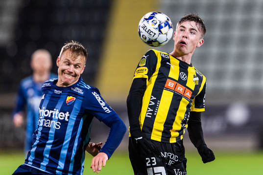 Djurgårdens Elliot Käck och Häckens Patrik Wålemark