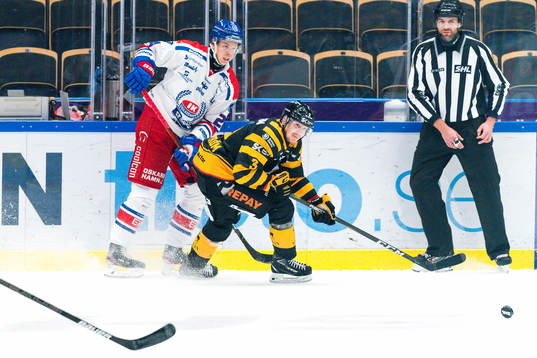 Oskarshamns Kim Strömberg och Skellefteås Niclas Burström