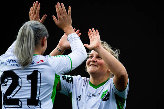 Silje Bekkåsen Nyhagen and Synne Kristine Hamborg of