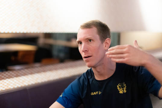 Målvakt Mikael Aggefors blir intervjuad