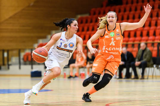 Helsingborgs Patricia Elias mot Umeås Isabelle Edholm