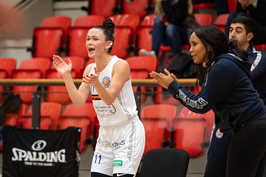 Helsingborgs Isabelle Finke och assisterande Coach Yohanna