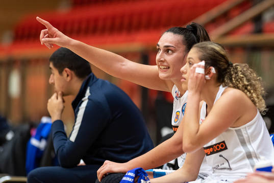 Helsingborgs Vasiliki Louka och Sabina Radonja reagerar