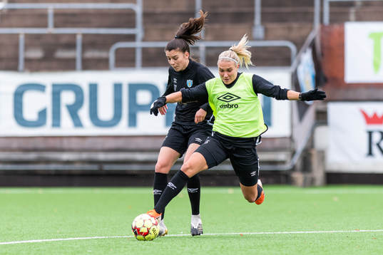 Anna Julia Csiki och Emma Koivisto