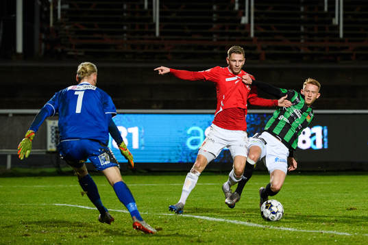 Degerfors Johan Bertilsson och GAIS Julius Lindberg