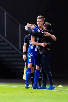 IFK Göteborg Emil Holm jublar med assisterande tränare