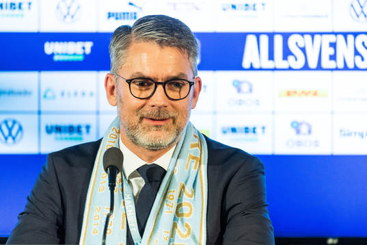 Malmö FFs vd Niclas Carlnén på presskonferensen