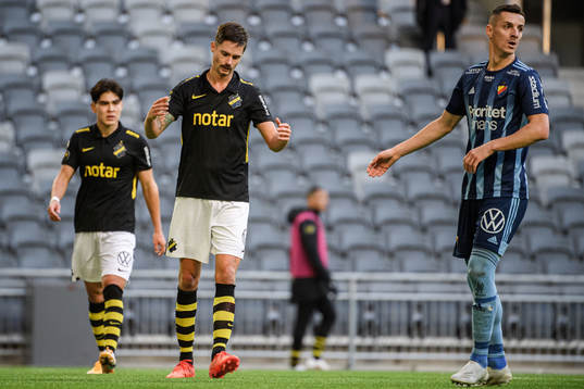 s Mikael Lustig och Djurgårdens Haris Radetinac deppar