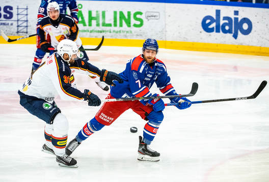 Oskarshamns Adam Janosik och Djurgårdens Dick Axelsson