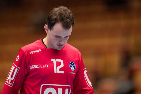 Hallbys målvakt Fredrik Landin deppar