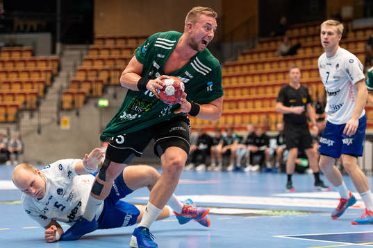 Helsingborgs Anton Månsson mot Hallbys Oskar Hedvall