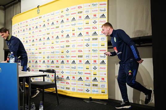 Albin Ekdal and Dejan Kulusevski of the Swedish national