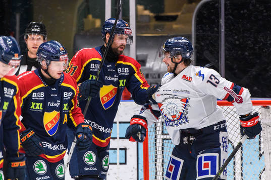 Djurgårdens Dick Axelsson och Linköpings Andrew Gordon i