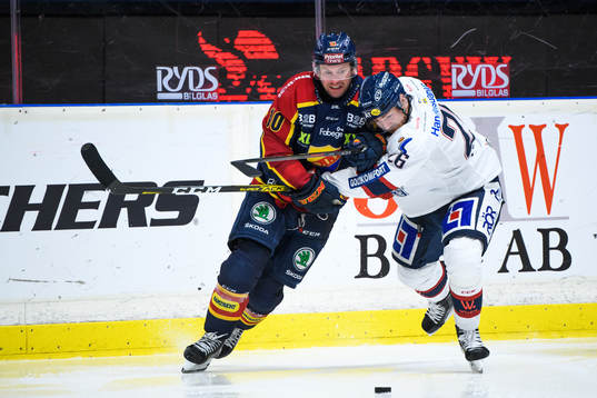 Djurgårdens Niclas Bergfors och Linköpings Hampus Larsson