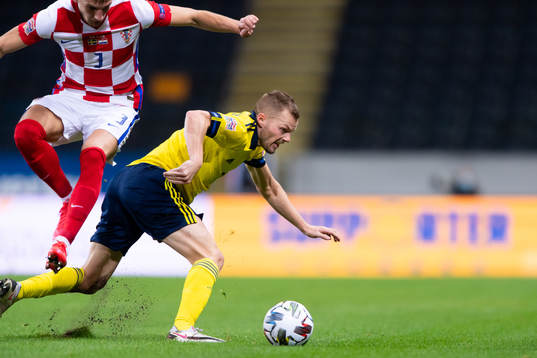 Boma Barisic of Croatia and Sebastian Larsson of Sweden