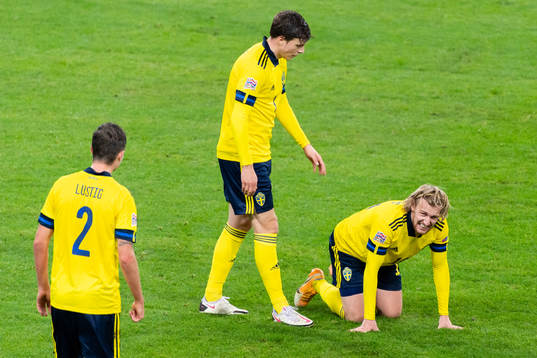 Emil Forsberg of Sweden looks dejected