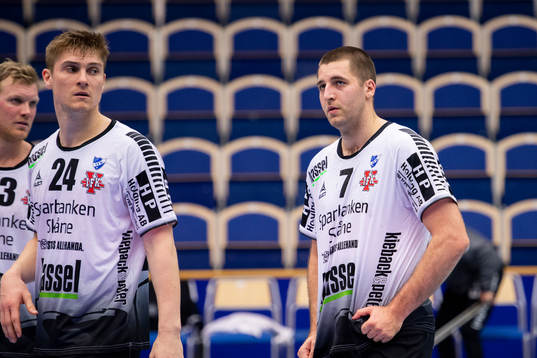 IFK Ystads Henrik Bielenberg och Jonathan Mollerup deppar