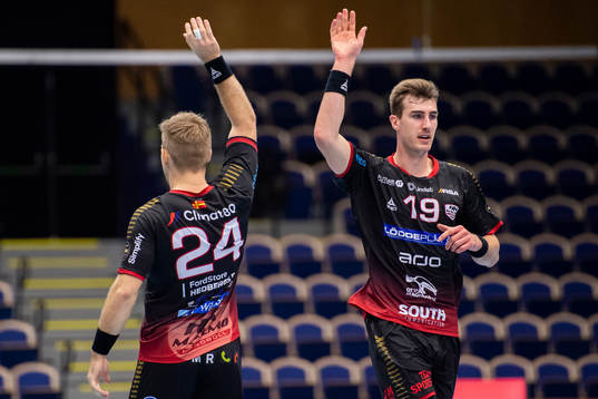 HK Malmös Hampus Nygren och Otto Lagerquist jublar