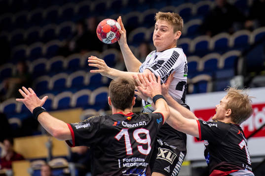 IFK Ystads Henrik Bielenberg mot HK Malmös Otto Lagerquist