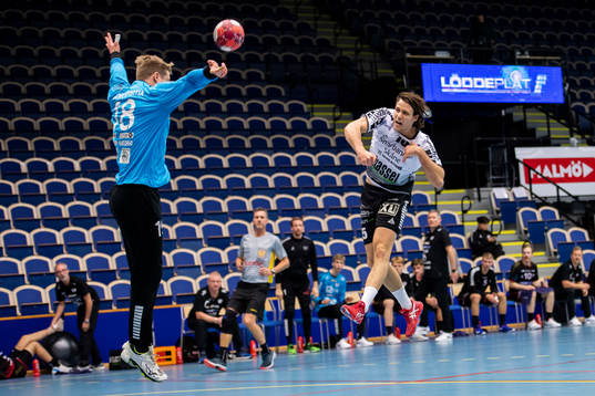 HK Malmös målvakt Anton Hellberg och IFK Ystads