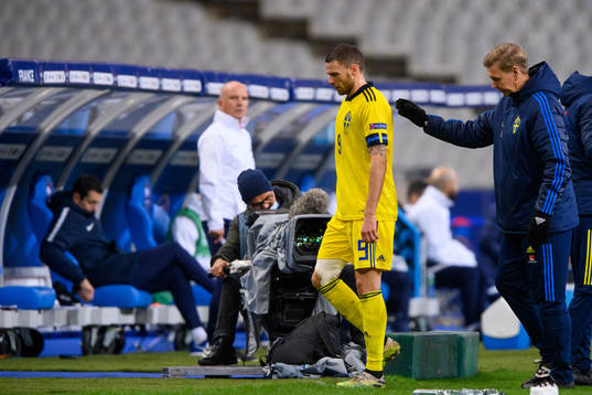 Marcus Berg and Peter Wettergren, head coach of Sweden
