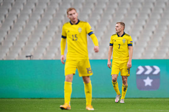 Sebastian Larsson of Sweden looks dejected
