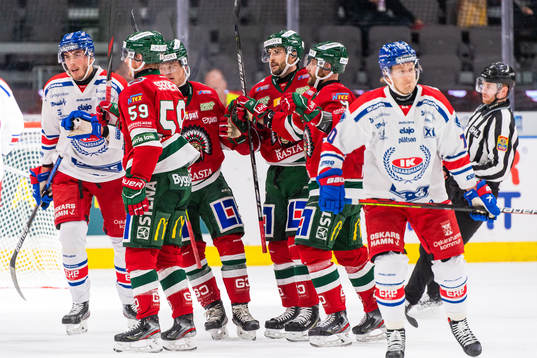 Frölundas Stefan Elliot jublar med lagkamrater