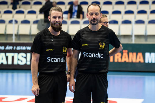 Domarparet Jasmin Kliko och Joakim Lindbratt