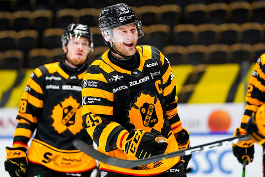 Skellefteås Oscar Möller jublar