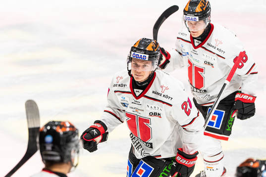 Örebros Linus Öberg jublar