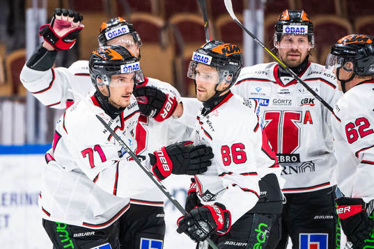 Örebros Borna Rendulic jublar