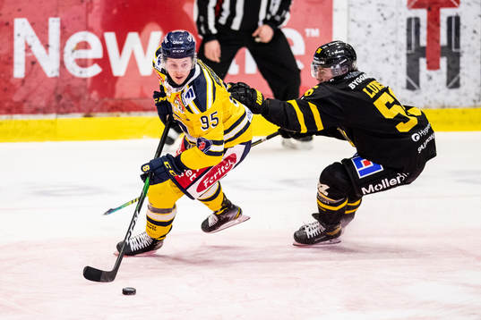 Södertäljes Nick Olesen och Västerås Alexander Lunsjö