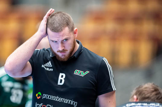Helsingborgs assisterande tränare Oskar Hansson deppar