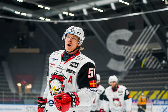 Malmö Redhawks Emil Sylvegård jublar