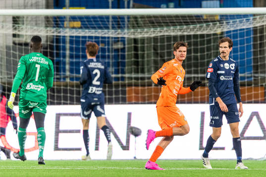 AFC Eskilstunas Wilhelm Loeper jublar