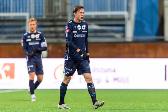 Degerfors Adam Carlén deppar i halvtid av fotbollsmatchen