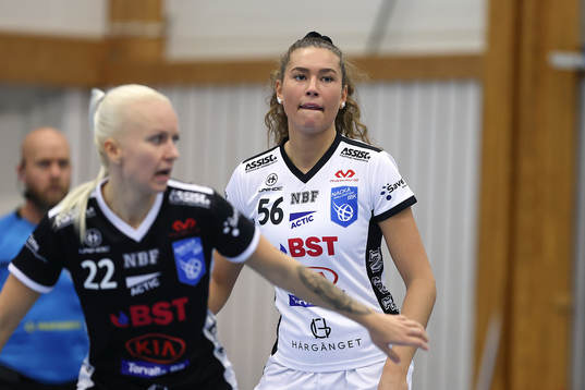 Nackas Philippa Blom
