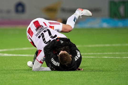 Simen Wangberg of Tromsø celebrate