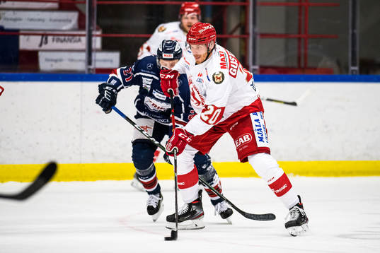 Trojas Hampus Gustafsson och Kallinges Jacob Hallberg