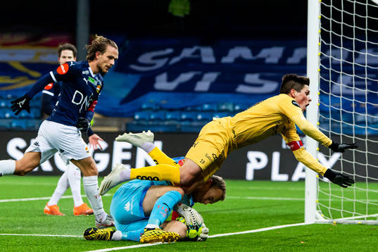 Goalkeeper Viljar Myhra of Strømsgodset and Sondre Fet of